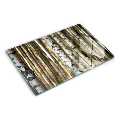 Szklana deska do krojenia z motywem białych brzóz w lesie