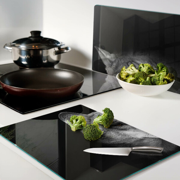 Szklana deska kuchenna z motywem wilka w odcieniach szarości