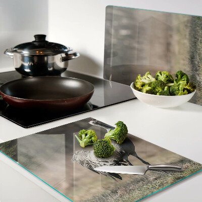 Deska kuchenna szklana z nadrukiem żurawia na tle krajobrazu