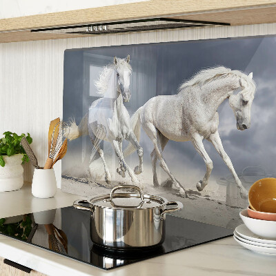 Szklana deska do krojenia z motywem białych koni w biegu