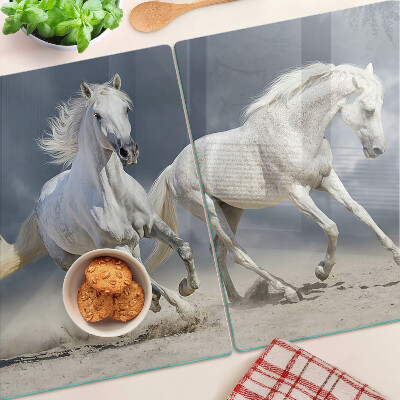 Szklana deska do krojenia z motywem białych koni w biegu