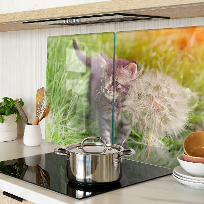 Szklana deska do krojenia z motywem kota na trawie