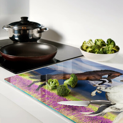 Szklana deska kuchenna z motywem koni na tle gór i kwiatów