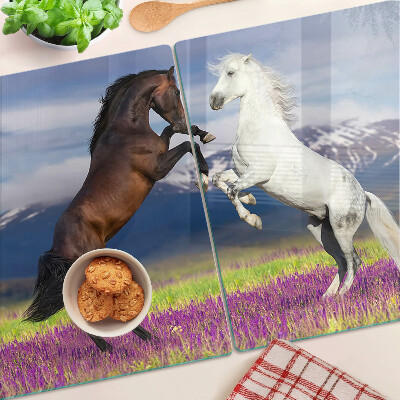 Szklana deska kuchenna z motywem koni na tle gór i kwiatów