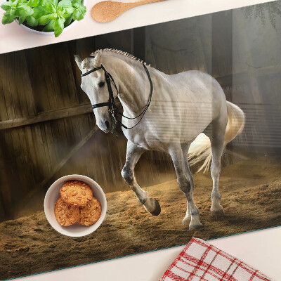 Szklana deska kuchenna z motywem konia w ruchu w stajni