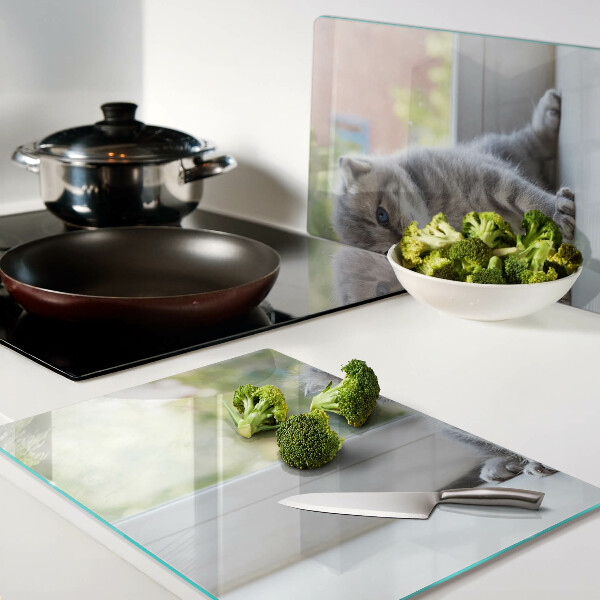 Deska kuchenna szklana z nadrukiem przedstawiającym kotka na parapecie