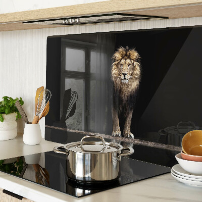 Szklana deska kuchenna z motywem lwa na ciemnym tle