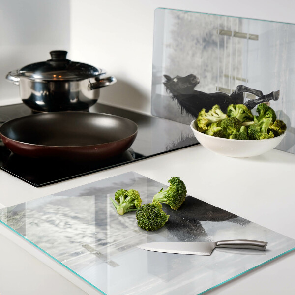 Deska kuchenna szklana z motywem konia w zimowym krajobrazie