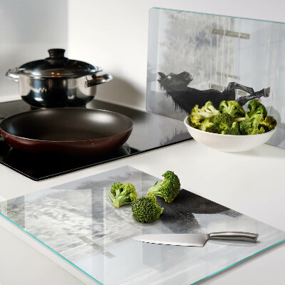 Deska kuchenna szklana z motywem konia w zimowym krajobrazie