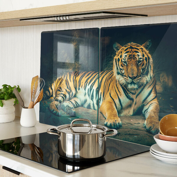 Szklana deska do krojenia z nadrukiem przedstawiającym tygrysa leżącego na skałach