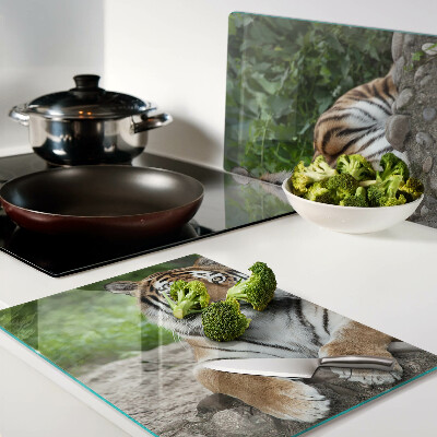 Szklana deska do krojenia z motywem tygrysa w naturalnym środowisku