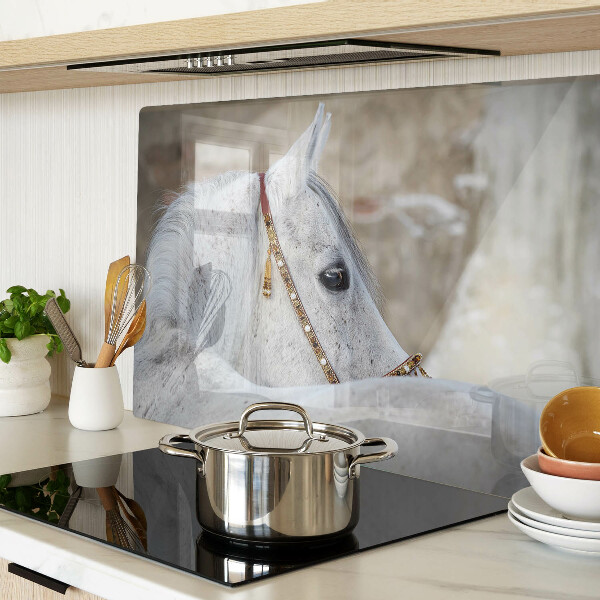 Deska kuchenna szklana z motywem białego młodego konia