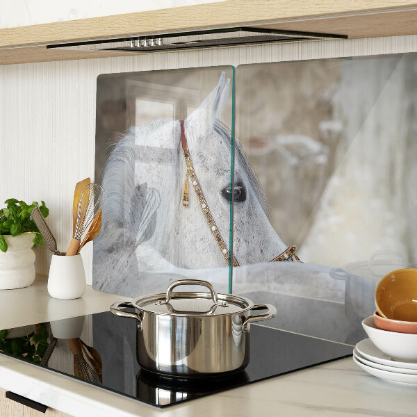 Deska kuchenna szklana z motywem białego młodego konia