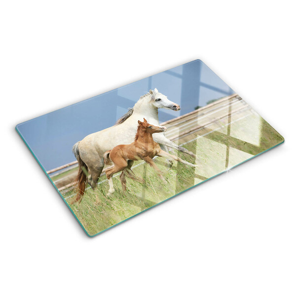 Szklana deska do krojenia z motywem konia z źrebakiem na łące