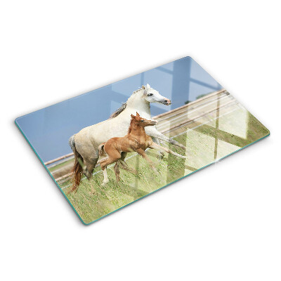 Szklana deska do krojenia z motywem konia z źrebakiem na łące