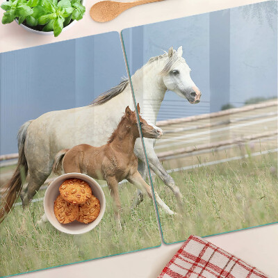 Szklana deska do krojenia z motywem konia z źrebakiem na łące