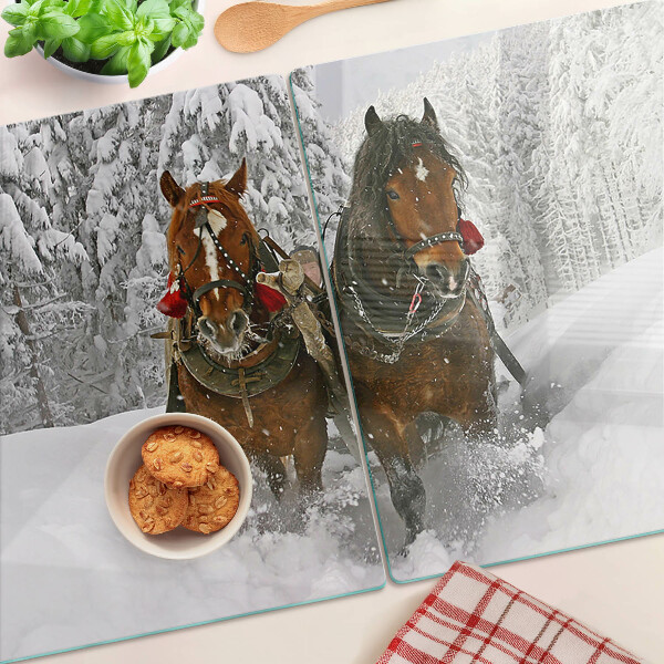 Szklana deska kuchenna z motywem koni pociągowych w śniegu
