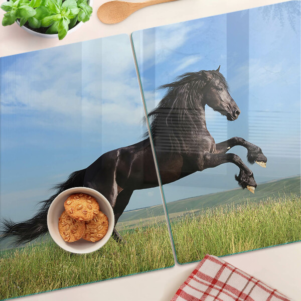 Deska kuchenna szklana z motywem czarnego konia na łące