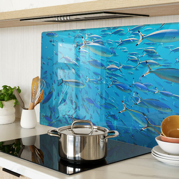 Szklana deska do krojenia z nadrukiem przedstawiającym ławicę ryb w przejrzystej wodzie