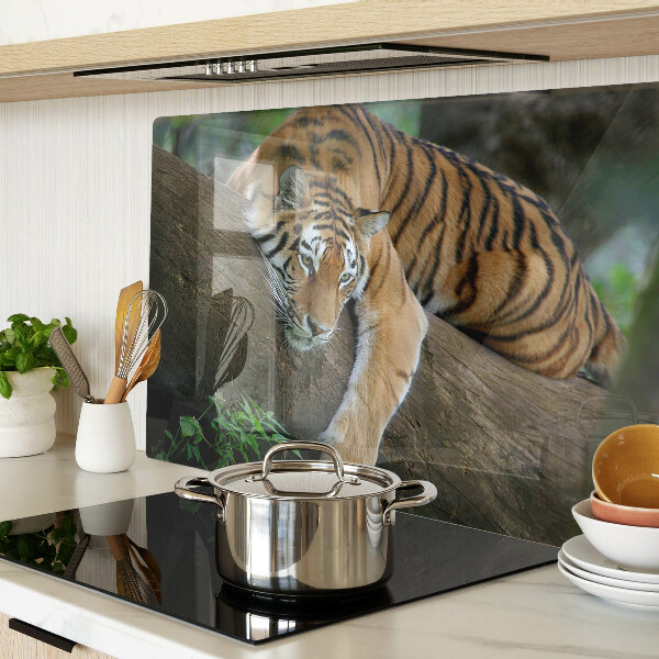Deska kuchenna szklana z nadrukiem przedstawiającym tygrysa stojącego na pniu drzewa