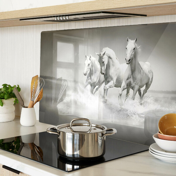 Szklana deska do krojenia z nadrukiem przedstawiającym konie w wodzie