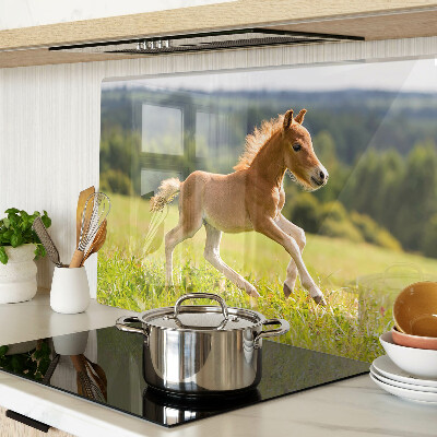 Szklana deska do krojenia z nadrukiem przedstawiającym źrebię na łące