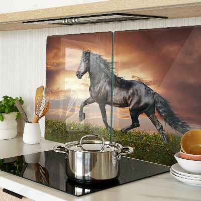 Szklana deska do krojenia z nadrukiem konia na tle zachodzącego słońca