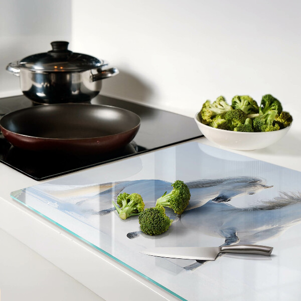 Szklana deska kuchenna z nadrukiem przedstawiającym dwa białe konie w szaleńczym galopie