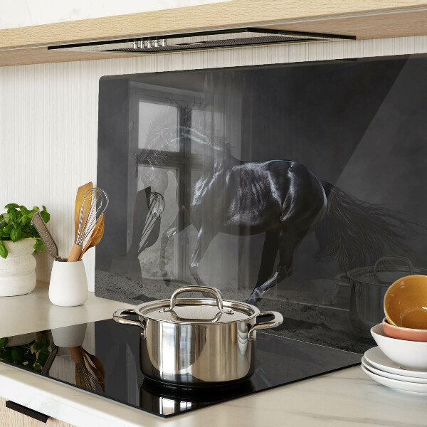 Szklana deska kuchenna z nadrukiem „Czarny koń w ruchu”