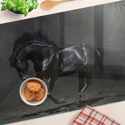 Szklana deska kuchenna z nadrukiem „Czarny koń w ruchu”