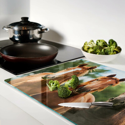 Deska kuchenna szklana z nadrukiem przedstawiającym konie w naturalnym krajobrazie