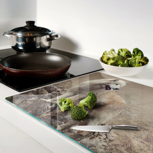 Szklana deska do krojenia z motywem wilka stojącego na skalistej górze