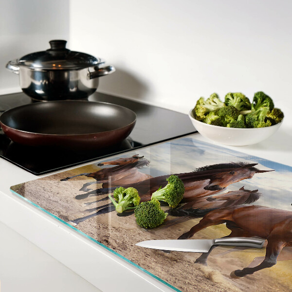 Deska kuchenna szklana z nadrukiem przedstawiającym biegnące konie na pastwisku