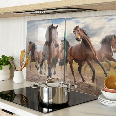 Deska kuchenna szklana z nadrukiem przedstawiającym biegnące konie na pastwisku