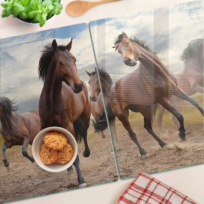 Deska kuchenna szklana z nadrukiem przedstawiającym biegnące konie na pastwisku