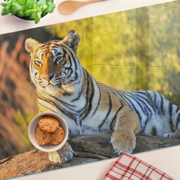 Szklana deska do krojenia z nadrukiem tygrysa na tle naturalnego krajobrazu