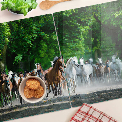 Deska kuchenna szklana z motywem galopujących koni w naturalnej scenerii