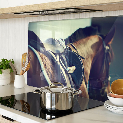 Deska kuchenna szklana z nadrukiem z motywem koni oraz praktycznymi akcesoriami jeździeckimi