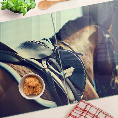 Deska kuchenna szklana z nadrukiem z motywem koni oraz praktycznymi akcesoriami jeździeckimi