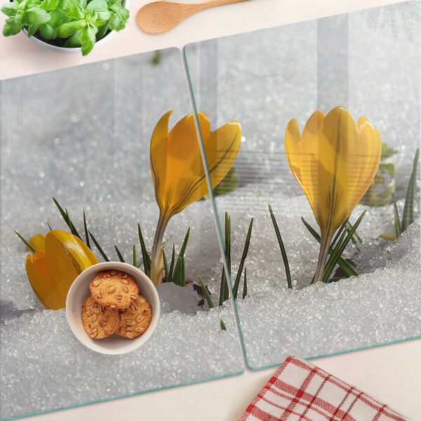 Deska kuchenna szklana z motywem krokusów na tle śniegu