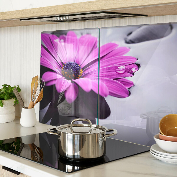 Szklana deska do krojenia z motywem fioletowego kwiatu z kroplami wody