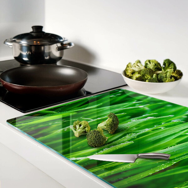 Szklana deska do krojenia z motywem trawy z kroplami wody