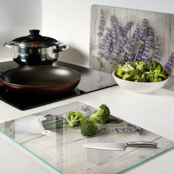 Szklana deska kuchenna z nadrukiem przedstawiającym lawendę w doniczce na drewnianym tle