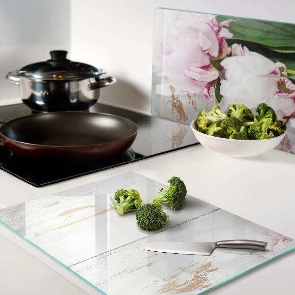 Deska kuchenna szklana z motywem kwiatów piwonii na tle drewna