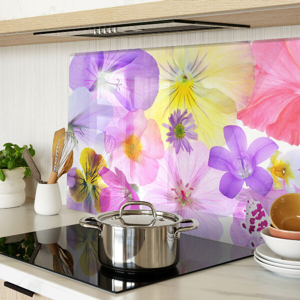 Szklana deska do krojenia z motywem kwiatów w pastelowych kolorach