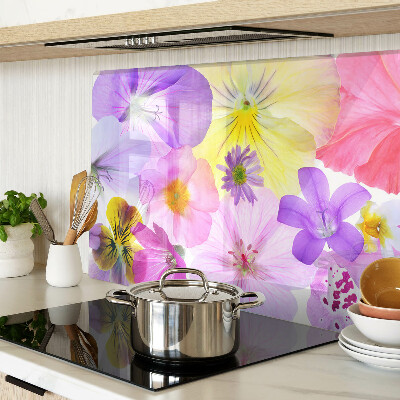 Szklana deska do krojenia z motywem kwiatów w pastelowych kolorach