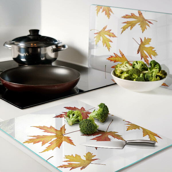Deska kuchenna szklana z motywem liści klonu w jesiennych kolorach