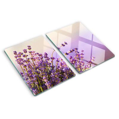 Szklana deska do krojenia z motywem lawendowych kwiatów w oknie