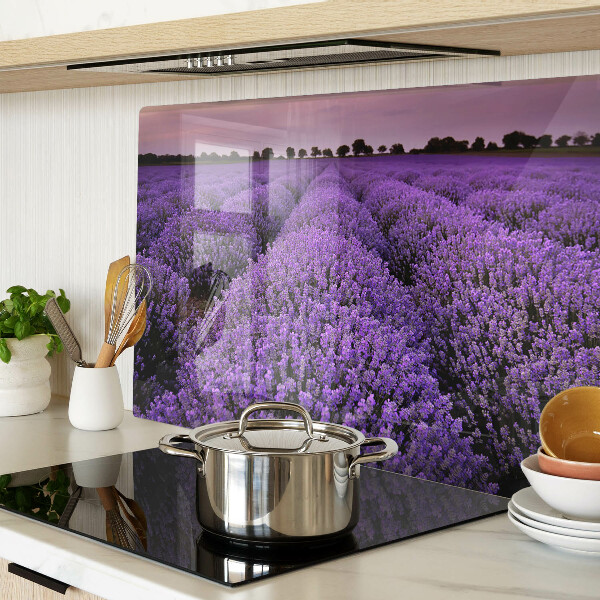 Szklana deska do krojenia z nadrukiem pola lawendy w pełnym rozkwicie