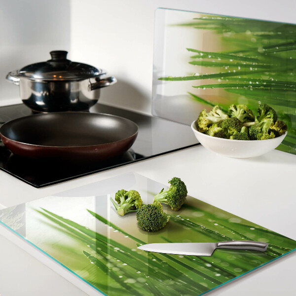 Deska kuchenna szklana z motywem trawy z kroplami wody